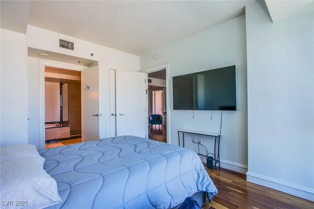 $2,650 | 2700 South Las Vegas Boulevard, Unit 1504, Las Vegas, NV 89109