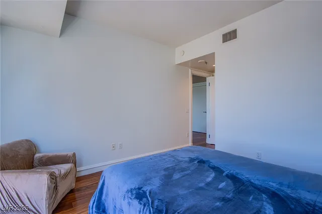 $2,650 | 2700 South Las Vegas Boulevard, Unit 1504, Las Vegas, NV 89109