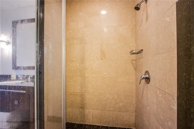 $2,650 | 2700 South Las Vegas Boulevard, Unit 1504, Las Vegas, NV 89109