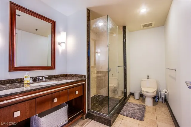 $2,650 | 2700 South Las Vegas Boulevard, Unit 1504, Las Vegas, NV 89109