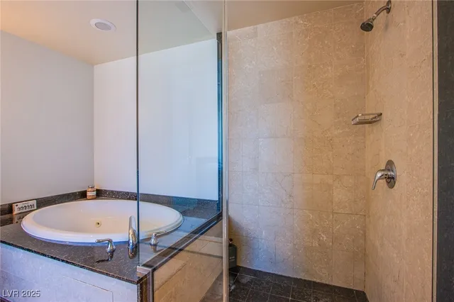 $2,650 | 2700 South Las Vegas Boulevard, Unit 1504, Las Vegas, NV 89109