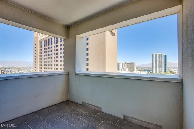 $2,650 | 2700 South Las Vegas Boulevard, Unit 1504, Las Vegas, NV 89109
