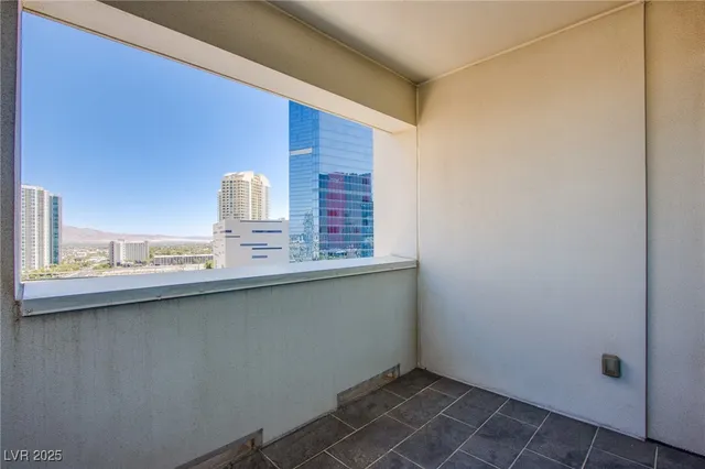 $2,650 | 2700 South Las Vegas Boulevard, Unit 1504, Las Vegas, NV 89109