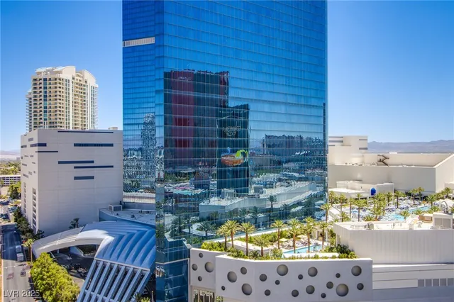 $2,650 | 2700 South Las Vegas Boulevard, Unit 1504, Las Vegas, NV 89109