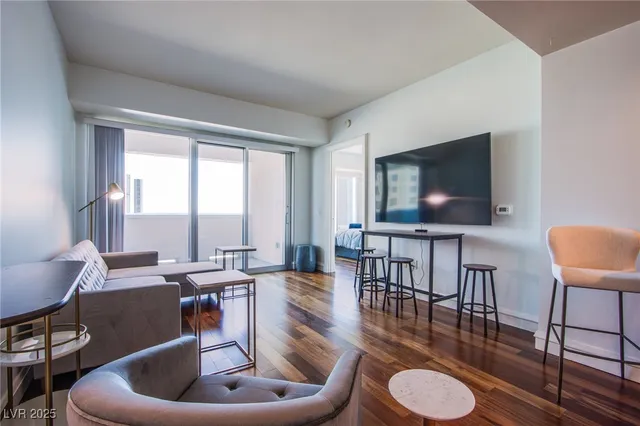 $2,650 | 2700 South Las Vegas Boulevard, Unit 1504, Las Vegas, NV 89109