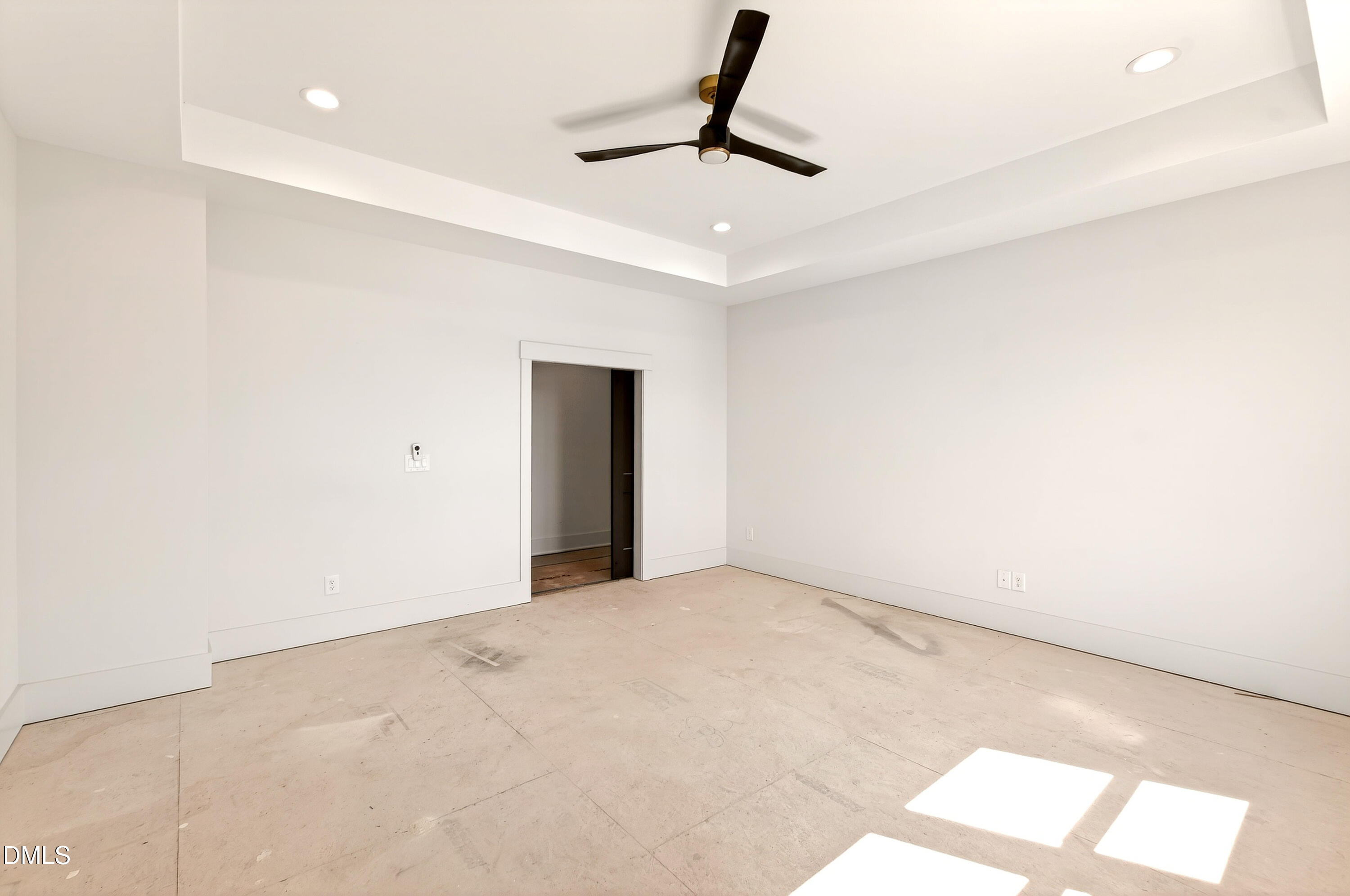 909 Oberlin Road Raleigh, NC 27605 - Photo 27 of 59 a view of an empty room