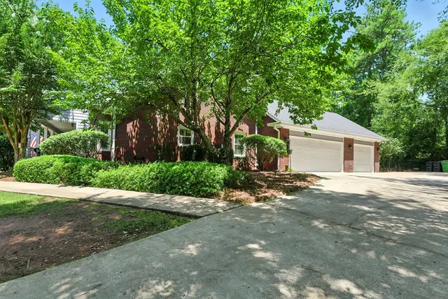 $585,000 | 7526 River Crest Drive, Columbus, GA 31904