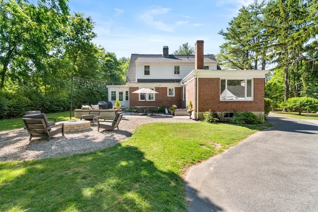 88 Center Street Hanover, MA 02339 - Photo 3 of 26