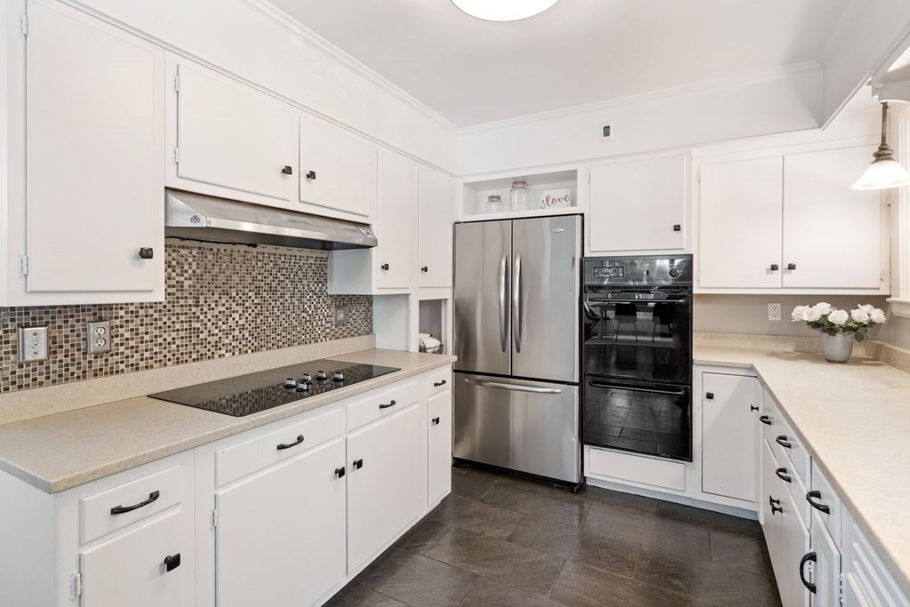 88 Center Street Hanover, MA 02339 - Photo 4 of 26