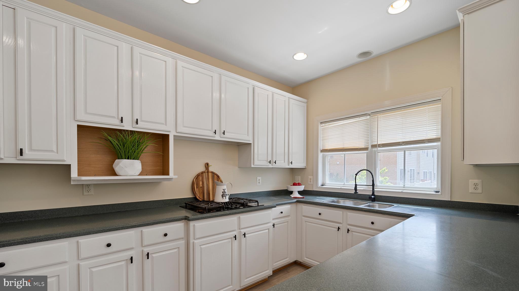2304 Plyers Mill Road Silver Spring, MD 20902 - Photo 3 of 45