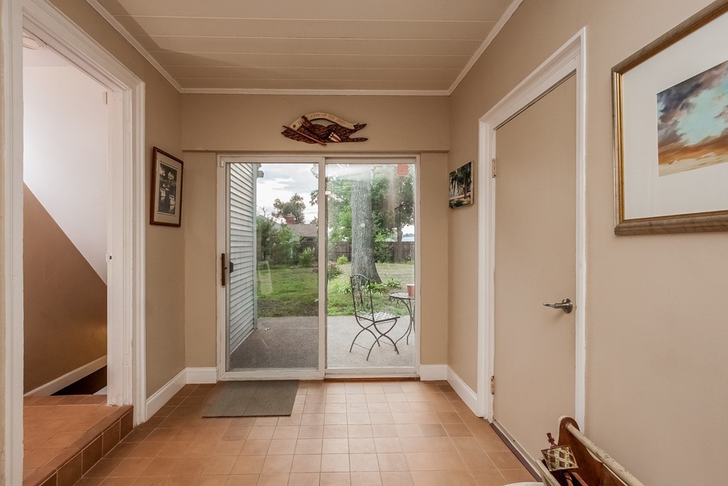 730 Plumtree Road Springfield, MA 01118 - Photo 11 of 20 Gallery Image 11