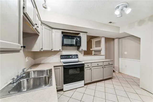 $175,000 | 2709 South 51st Court, Kansas City, KS 66106