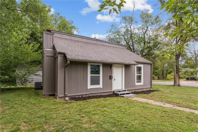 $175,000 | 2709 South 51st Court, Kansas City, KS 66106