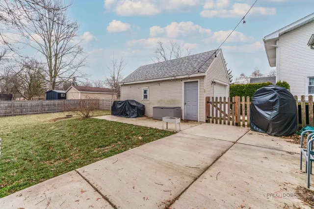 $374,900 | 231 Burton Street, Grayslake, IL 60030