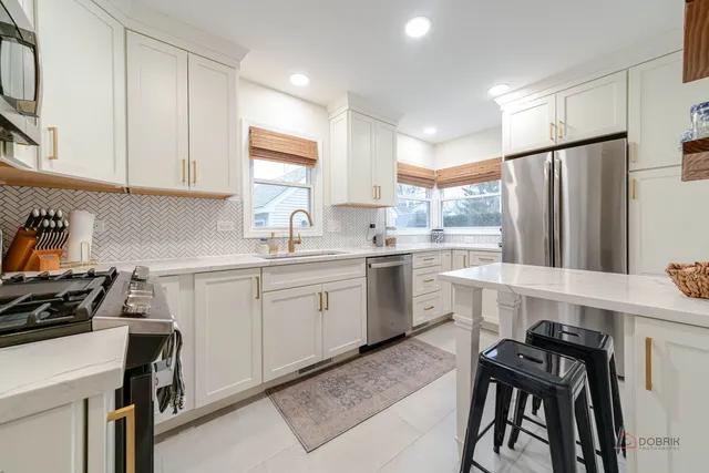 $374,900 | 231 Burton Street, Grayslake, IL 60030