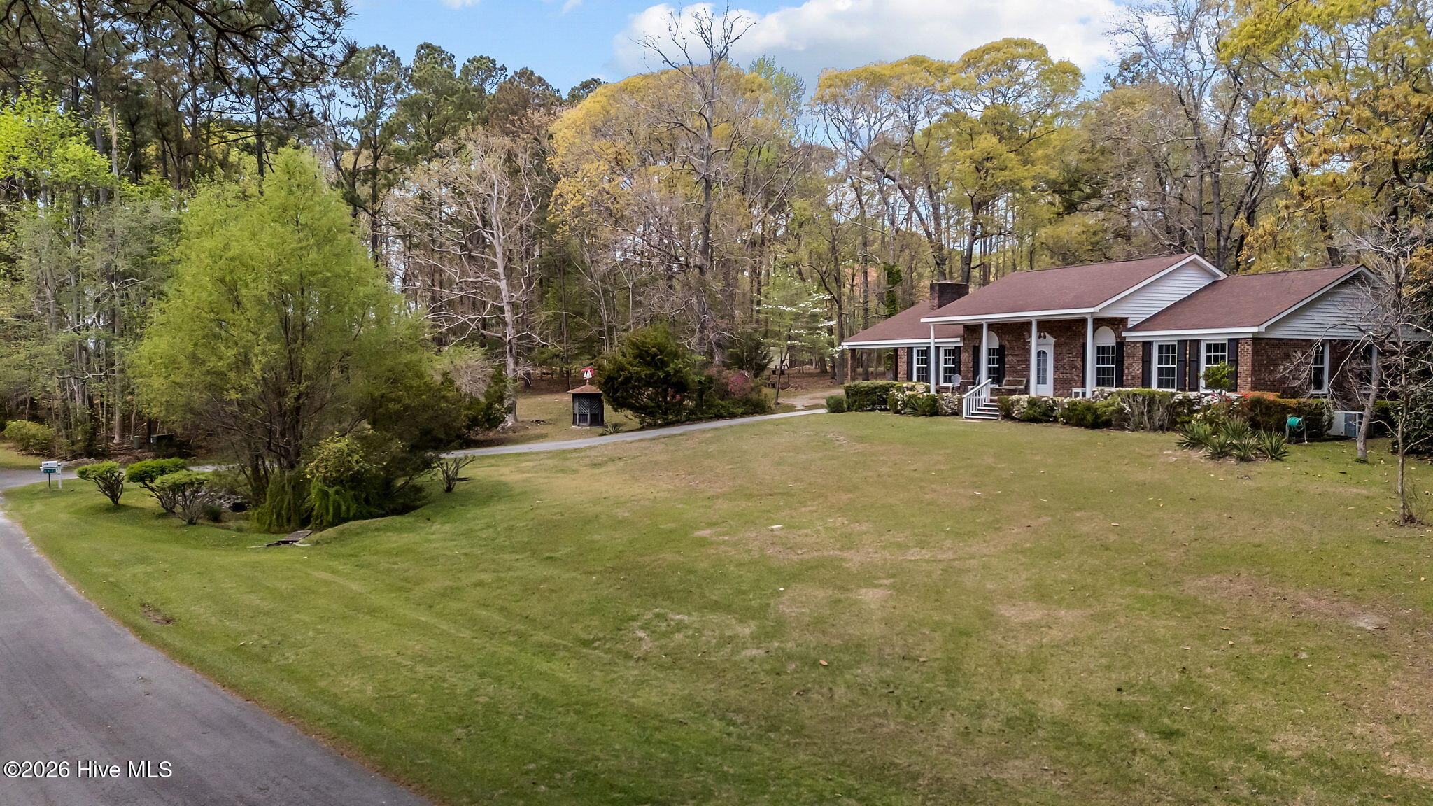 512 Raymond Road Arapahoe, NC 28510 - Photo 5 of 64 23-web-or-mls-DJI_20260403131104_0023_D