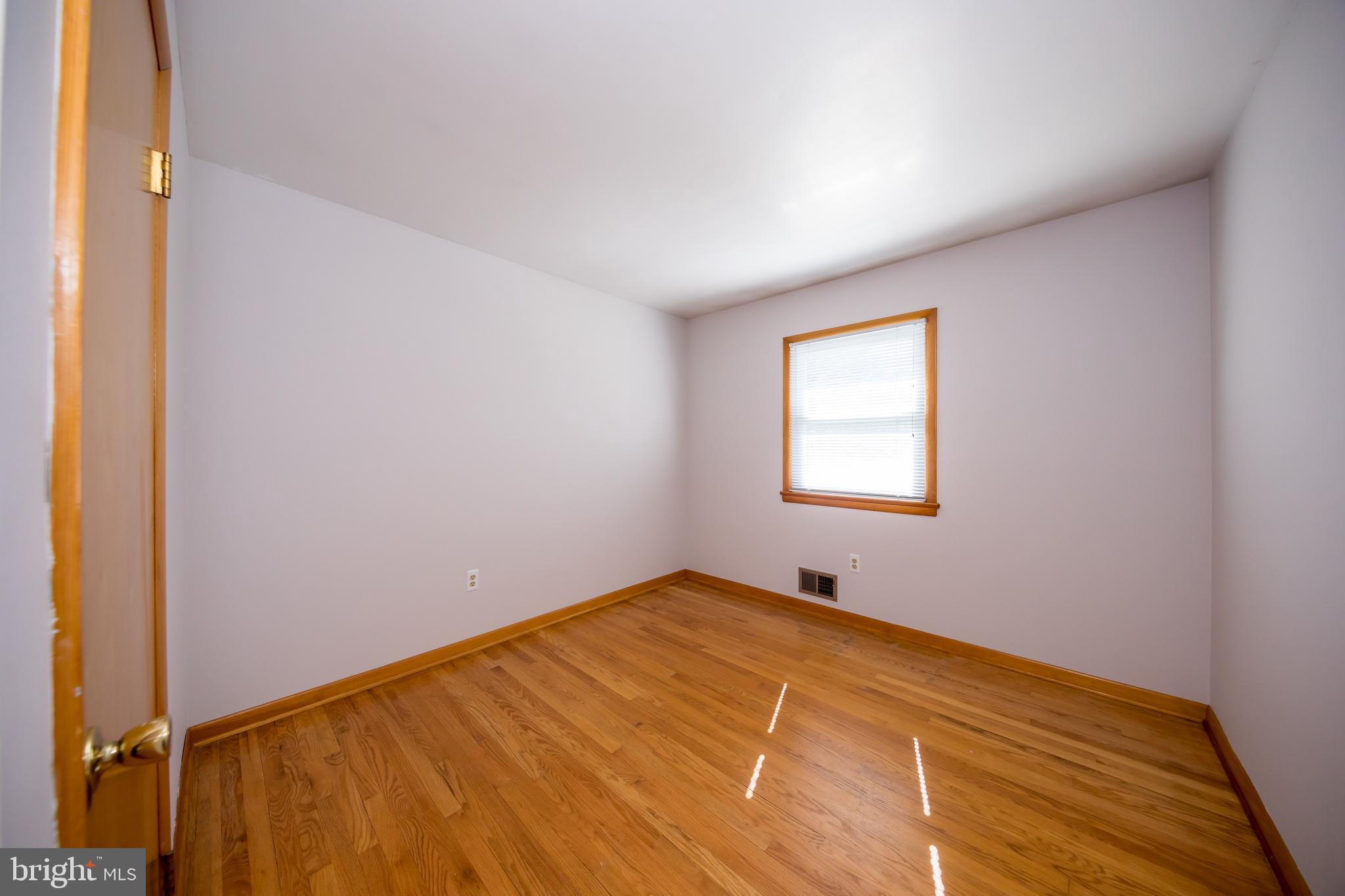 40 Telestar Way Havre de Grace, MD 21078 - Photo 19 of 33 an empty room with windows