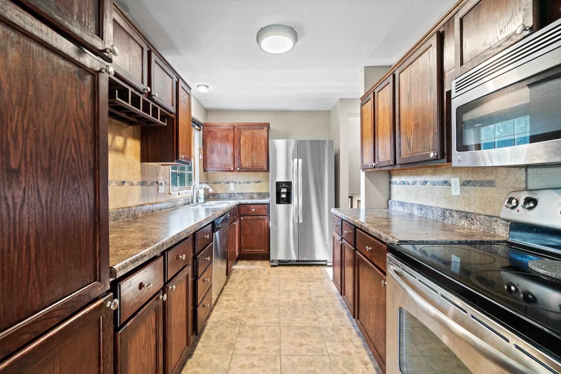 5912 East Hills Road Fort Wayne, IN 46804 - Photo 12 of 32 Gallery Image 12