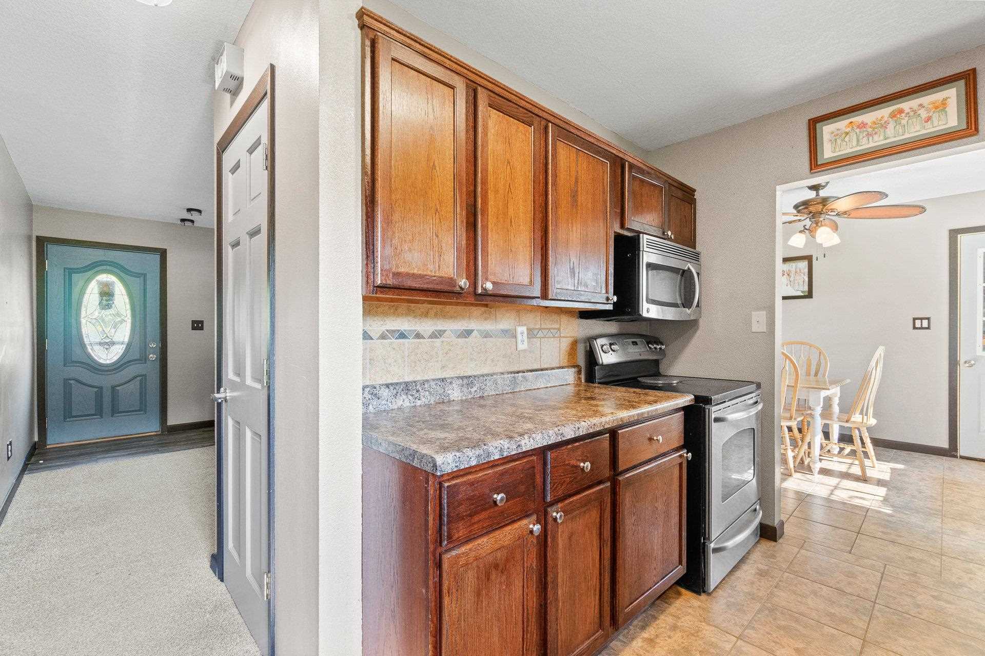 5912 East Hills Road Fort Wayne, IN 46804 - Photo 13 of 32 Gallery Image 13