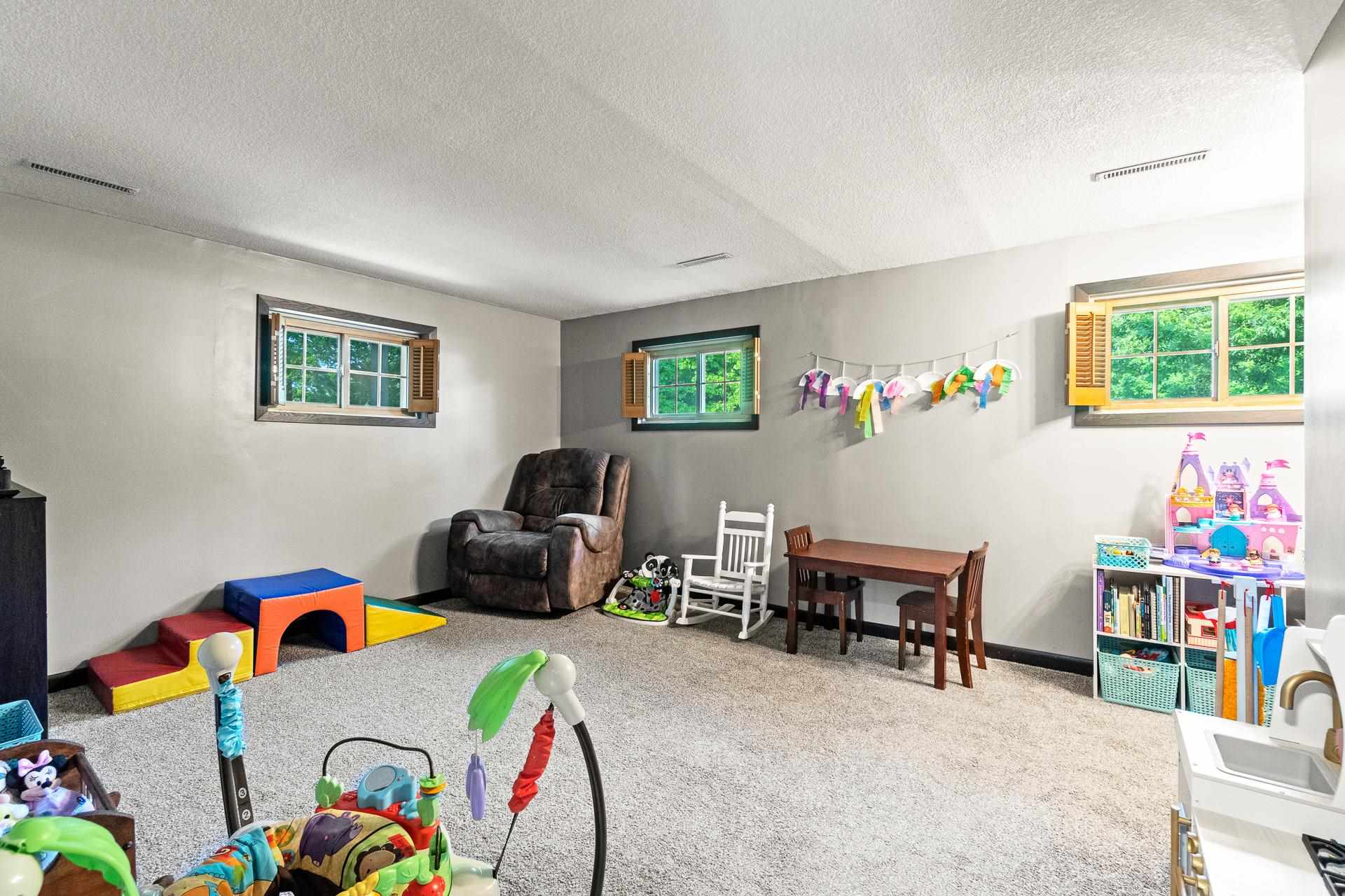 5912 East Hills Road Fort Wayne, IN 46804 - Photo 19 of 32 Gallery Image 19