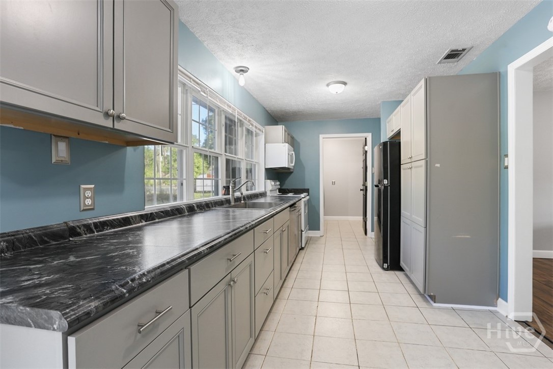 13506 Rockingham Road Savannah, GA 31419 - Photo 12 of 46 Kitchen