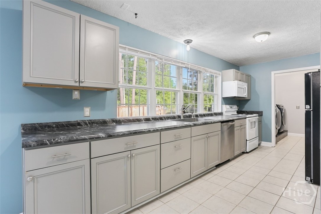 13506 Rockingham Road Savannah, GA 31419 - Photo 13 of 46 Kitchen