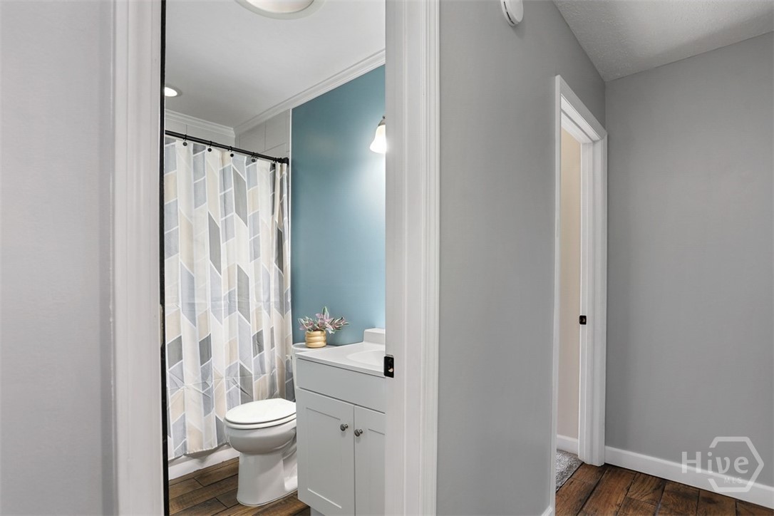 13506 Rockingham Road Savannah, GA 31419 - Photo 20 of 46 Shared Bathroom in Main Hallway