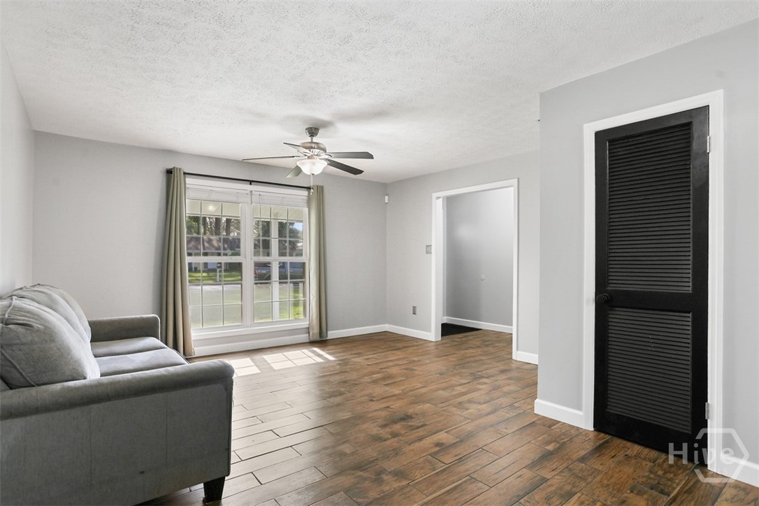 13506 Rockingham Road Savannah, GA 31419 - Photo 7 of 46 Living Room Facing Front???????????????????????????????????????? Door