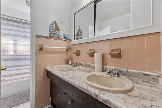 $6,000 | 22 Hudson Place, Hempstead, NY 11550