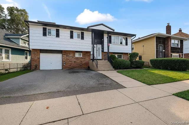 $6,000 | 22 Hudson Place, Hempstead, NY 11550