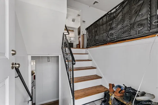 $6,000 | 22 Hudson Place, Hempstead, NY 11550