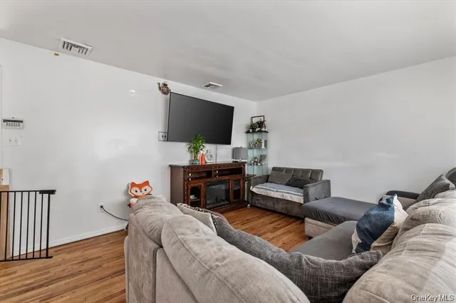 $6,000 | 22 Hudson Place, Hempstead, NY 11550