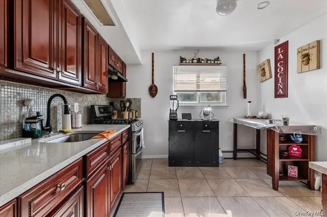 $6,000 | 22 Hudson Place, Hempstead, NY 11550