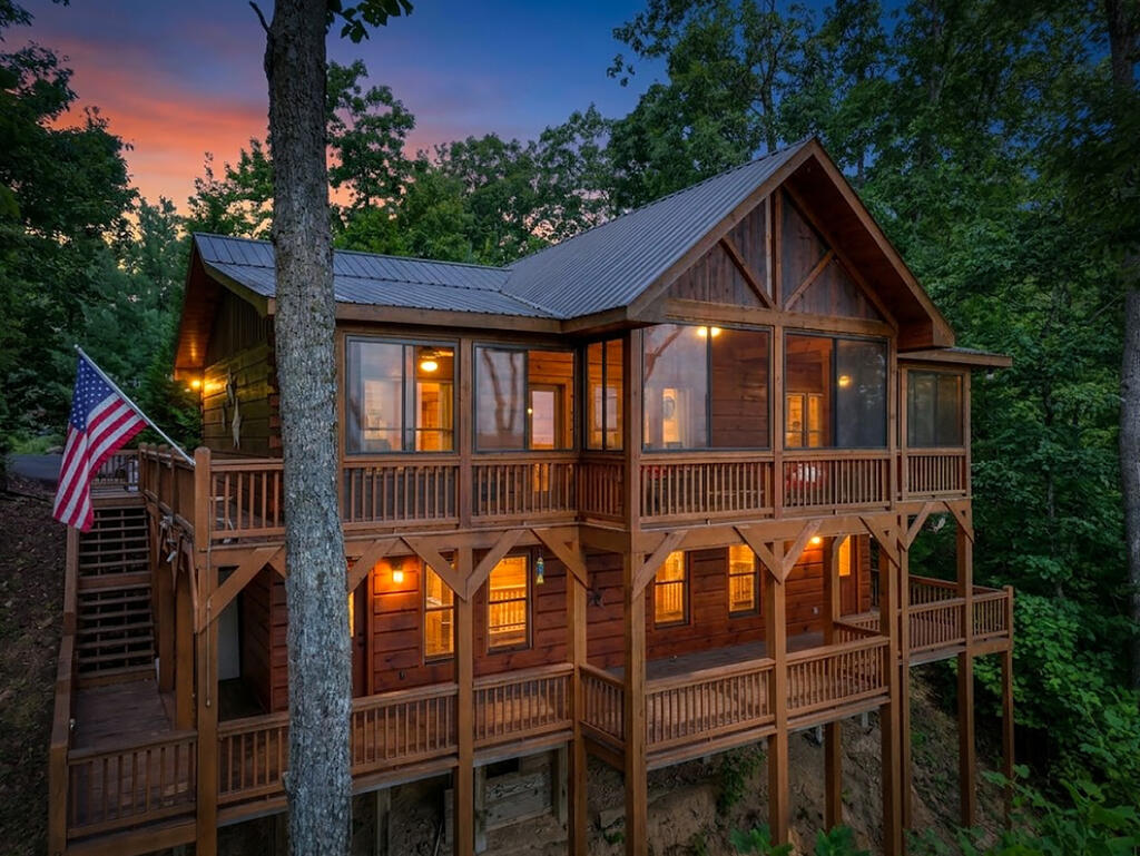 783 North Moreland Drive Blue Ridge, GA 30513 - Photo 1 of 58 Main View