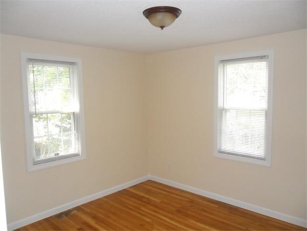 61 Grape Street Springfield, MA 01109 - Photo 11 of 12