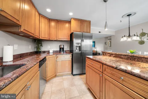 $345,000 | 6725 West Wakefield Drive, Unit B1, Alexandria, VA 22307