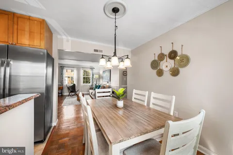 $345,000 | 6725 West Wakefield Drive, Unit B1, Alexandria, VA 22307