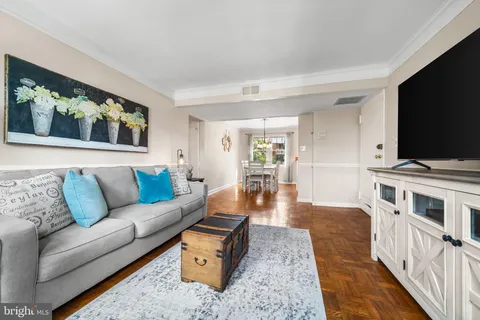 $345,000 | 6725 West Wakefield Drive, Unit B1, Alexandria, VA 22307