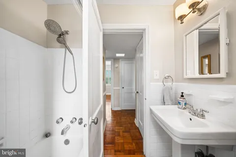 $345,000 | 6725 West Wakefield Drive, Unit B1, Alexandria, VA 22307