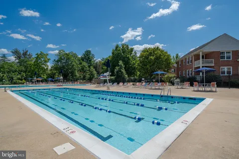 $345,000 | 6725 West Wakefield Drive, Unit B1, Alexandria, VA 22307