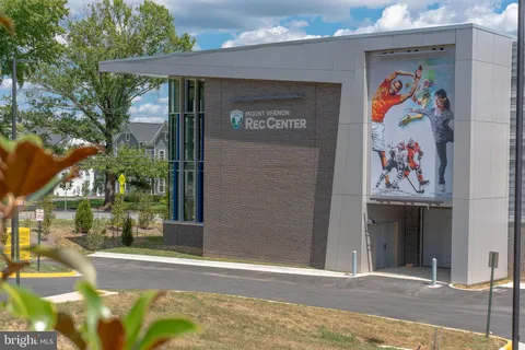 $345,000 | 6725 West Wakefield Drive, Unit B1, Alexandria, VA 22307