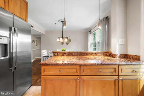 $345,000 | 6725 West Wakefield Drive, Unit B1, Alexandria, VA 22307