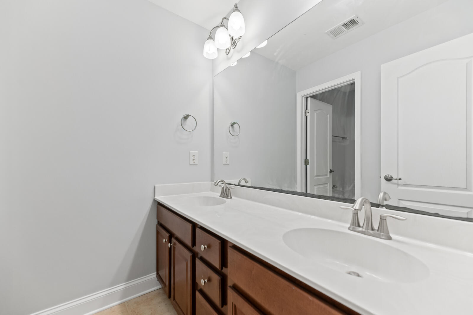 215 Overcup Loop Summerville, SC 29486 - Photo 15 of 23 Guest Bathroom