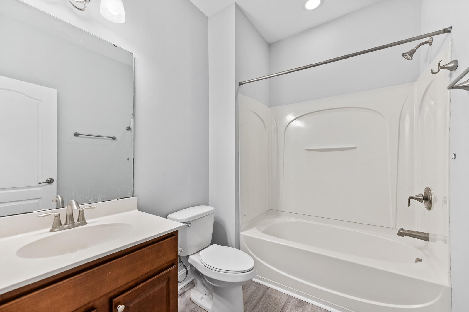 215 Overcup Loop Summerville, SC 29486 - Photo 6 of 23 Bathroom