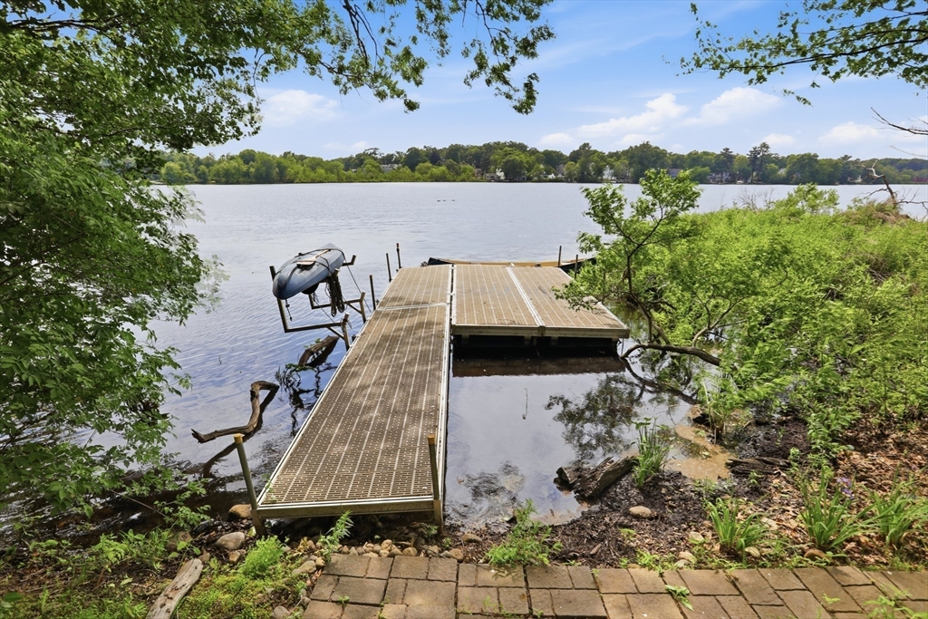 23 Shore Road North Reading, MA 01864 - Photo 7 of 36