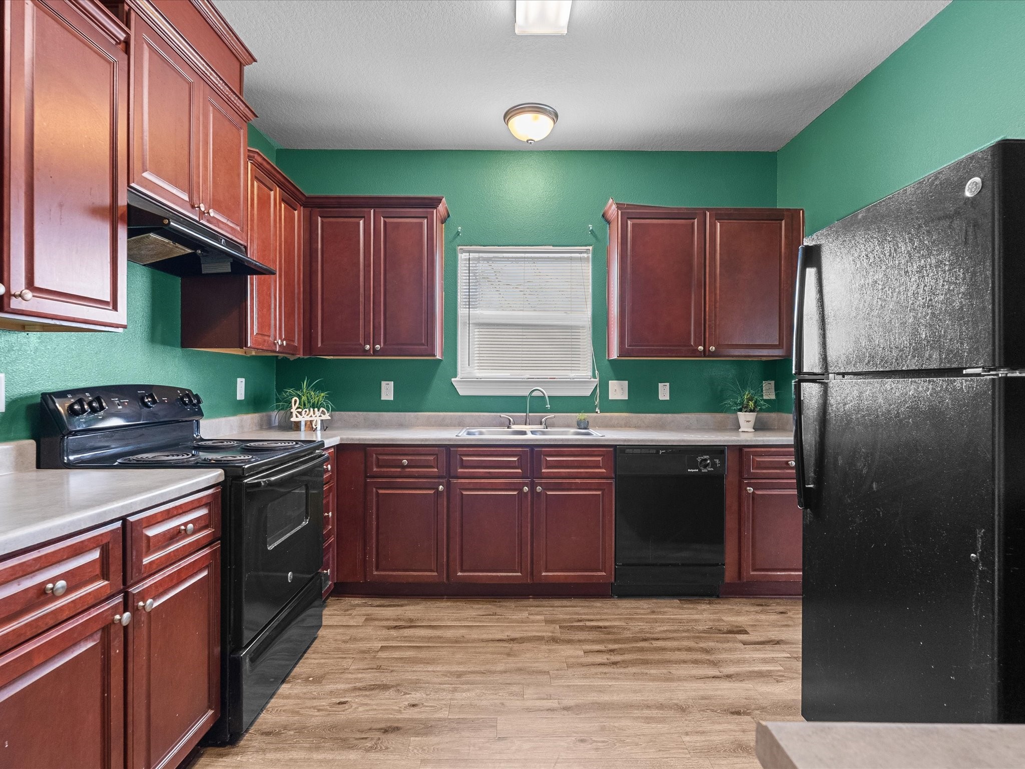 2105 Howell Avenue La Marque, TX 77568 - Photo 7 of 19 Kitchen