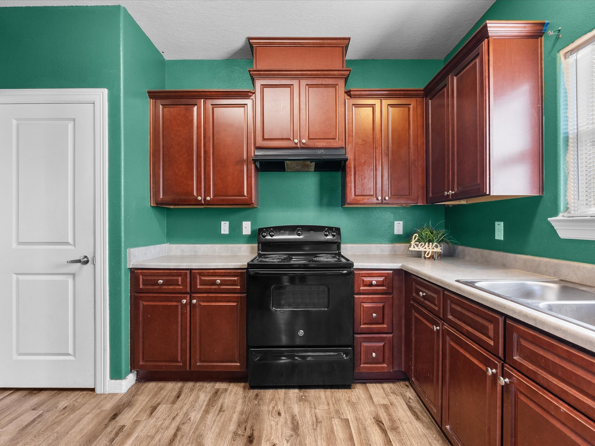 2105 Howell Avenue La Marque, TX 77568 - Photo 8 of 19 Kitchen