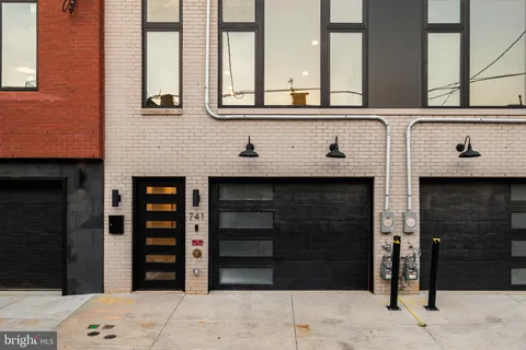 $1,190,000 | 739 North Capitol Street, Philadelphia, PA 19130