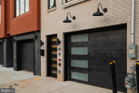 $1,190,000 | 739 North Capitol Street, Philadelphia, PA 19130