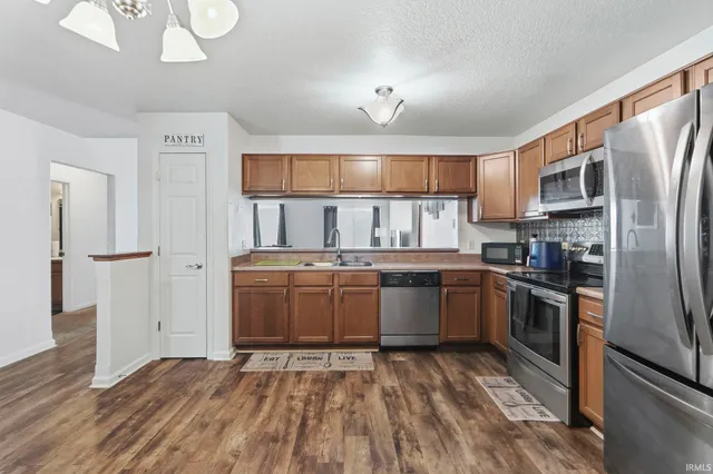 $250,000 | 10125 Greenmoor Drive, New Haven, IN 46774